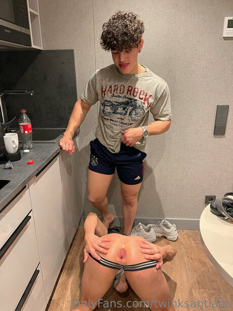 Foto di nudo di fuga di OnlyFans di Twinksantiago