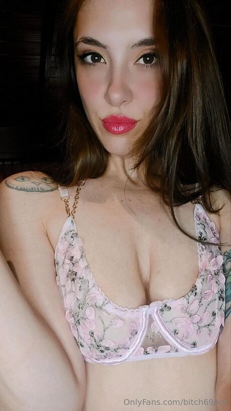 Foto di nudo di fuga di OnlyFans di Bitch69hot