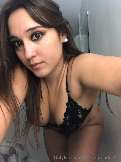 Foto di nudo di fuga di OnlyFans di Bellamendez01
