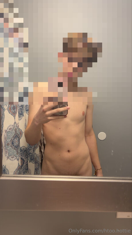 Foto di nudo di fuga di OnlyFans di Htoo Hottie