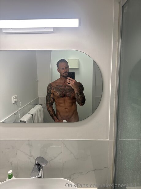 Foto di nudo di fuga di OnlyFans di Alexjoneskik11