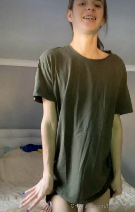 Foto di nudo di fuga di OnlyFans di Foxybratty