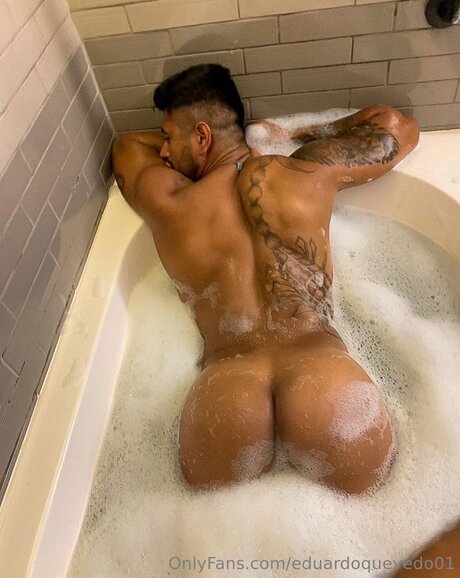 Foto di nudo di fuga di OnlyFans di Eduardoquevedo01