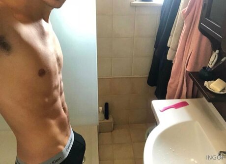 Foto di nudo di fuga di OnlyFans di Ingoi