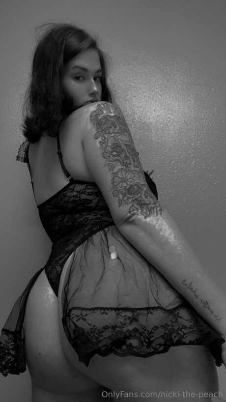 Foto di nudo di fuga di OnlyFans di Nicki The Peach