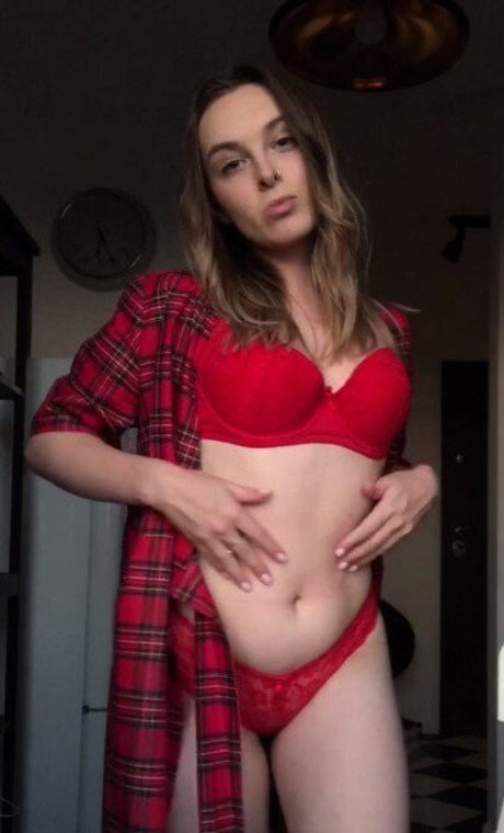 Elsa Jay