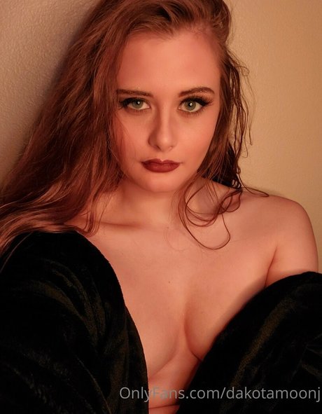 Foto di nudo di fuga di OnlyFans di Dakotamoonj