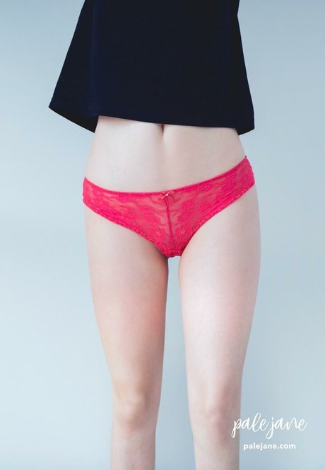 Foto di nudo di fuga di OnlyFans di Pale Jane