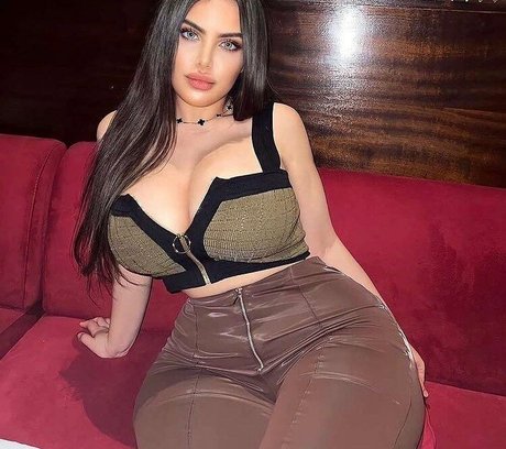 Foto di nudo di fuga di OnlyFans di Noure Sahli
