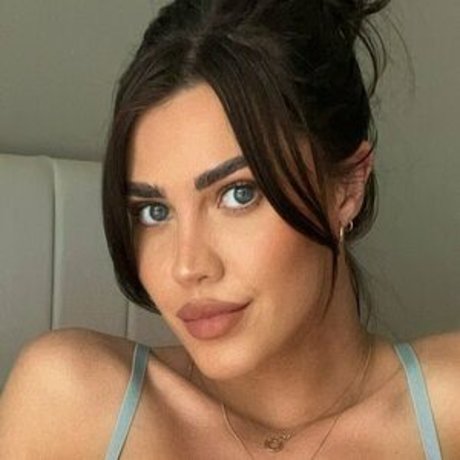 Foto di nudo di fuga di OnlyFans di Lily Emilia