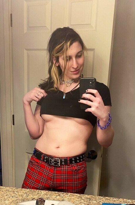 Foto di nudo di fuga di OnlyFans di Devi Dionne