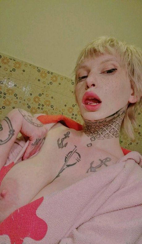 Foto di nudo di fuga di OnlyFans di Nausicaa Rondina