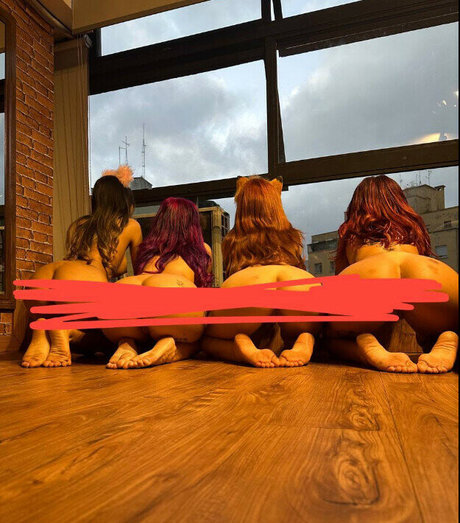 Foto di nudo di fuga di OnlyFans di Lara Barroso