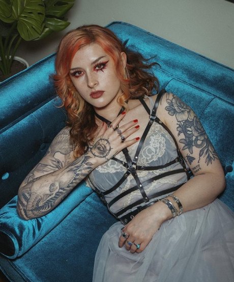 Foto di nudo di fuga di OnlyFans di Mothica