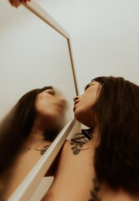 Foto di nudo di fuga di OnlyFans di Natth