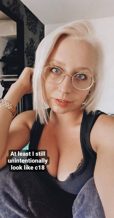 Foto di nudo di fuga di OnlyFans di Methvespertine