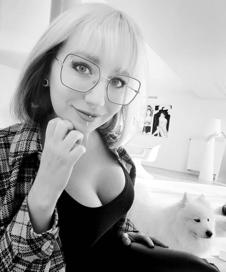 Foto di nudo di fuga di OnlyFans di Methvespertine