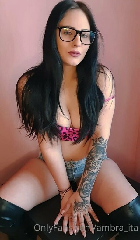 Foto di nudo di fuga di OnlyFans di Ambraita00