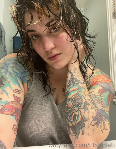 Foto di nudo di fuga di OnlyFans di Titsfortatt