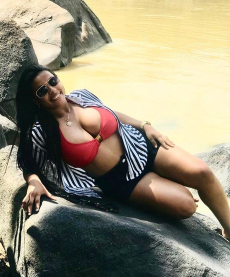 Foto di nudo di fuga di OnlyFans di Dalila Silva Souza