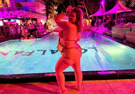 Foto di nudo di fuga di OnlyFans di Mollynonsense