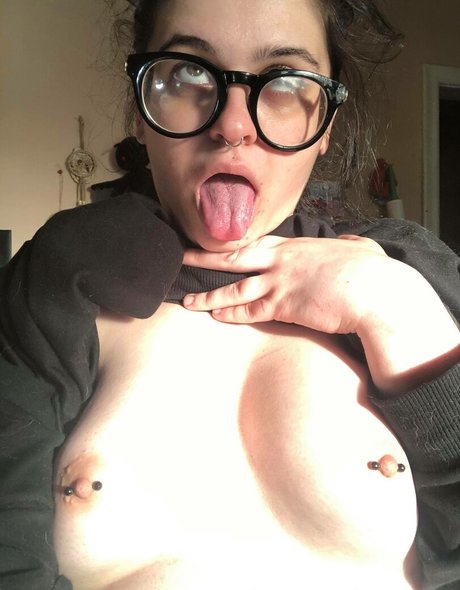 Foto di nudo di fuga di OnlyFans di Periodpriestess