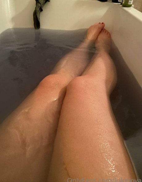 Foto di nudo di fuga di OnlyFans di Lulunova