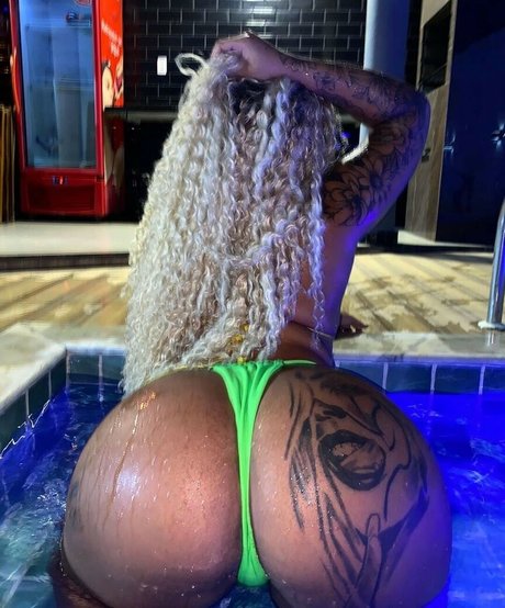 Foto di nudo di fuga di OnlyFans di Kaylanne Reis
