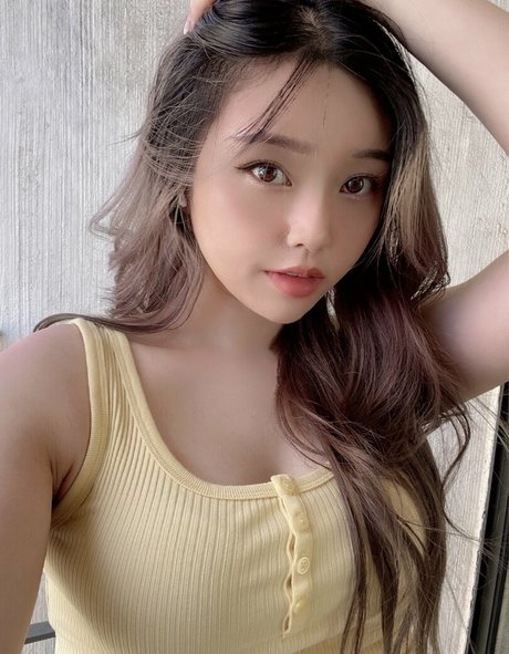 Foto di nudo di fuga di OnlyFans di Canahry