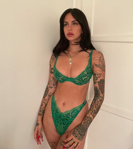 Foto di nudo di fuga di OnlyFans di Nicetomitra