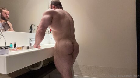 Foto di nudo di fuga di OnlyFans di Bigxxt