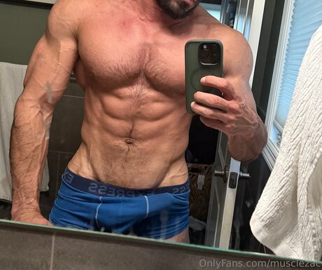 Foto di nudo di fuga di OnlyFans di Musclezac