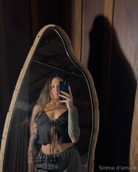 Foto di nudo di fuga di OnlyFans di Sirenadamare