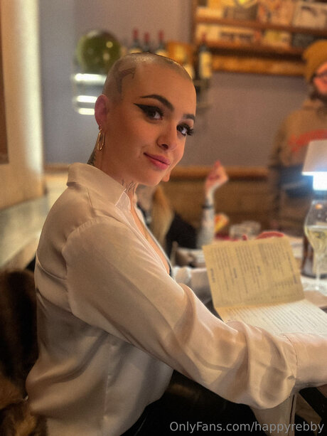 Foto di nudo di fuga di OnlyFans di Happyrebby