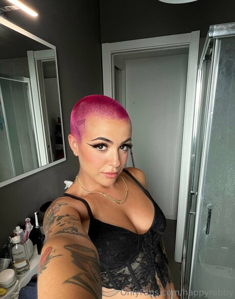 Foto di nudo di fuga di OnlyFans di Happyrebby