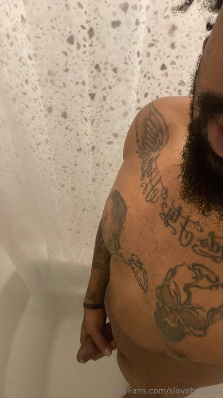 Foto di nudo di fuga di OnlyFans di Slaveboytoni