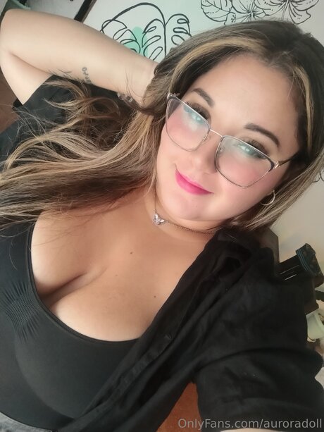 Foto di nudo di fuga di OnlyFans di Auroradoll
