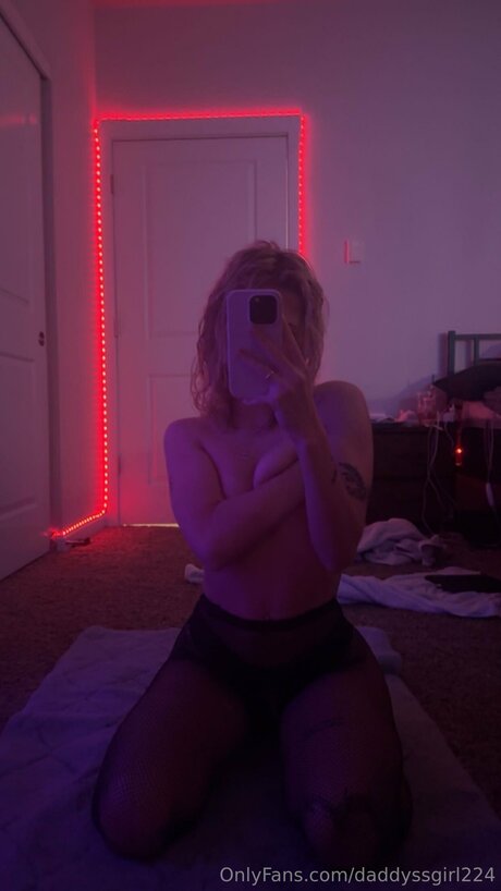 Foto di nudo di fuga di OnlyFans di Daddysgirl5678