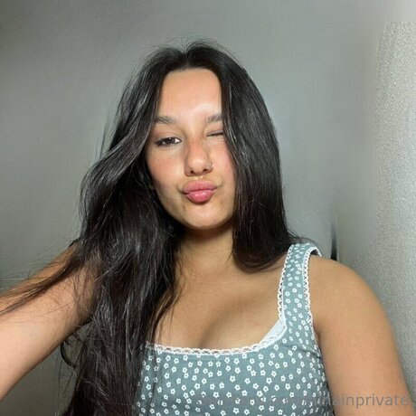 Foto di nudo di fuga di OnlyFans di Ninainprivate
