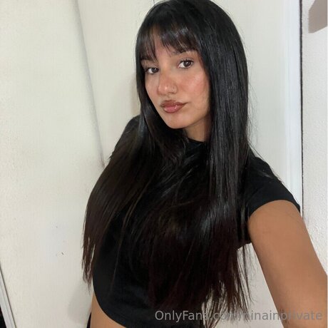 Foto di nudo di fuga di OnlyFans di Ninainprivate