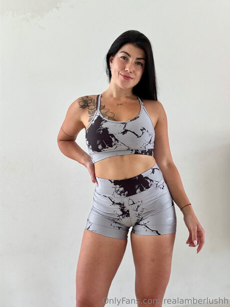 Foto di nudo di fuga di OnlyFans di Realamberlushh