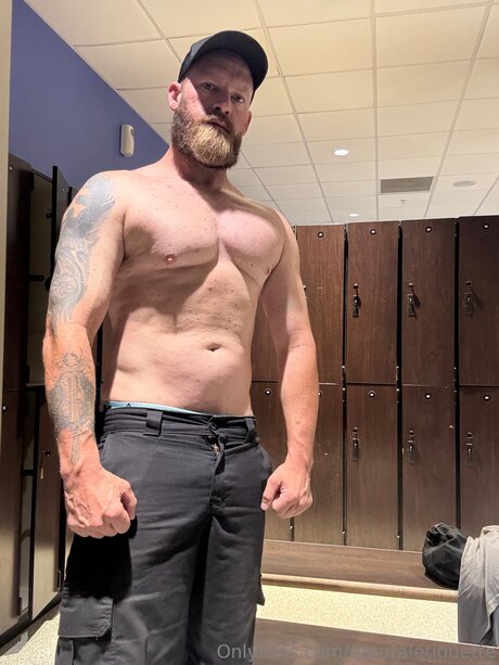 Foto di nudo di fuga di OnlyFans di Naturaletiquette