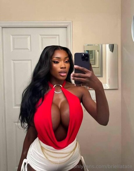 Foto di nudo di fuga di OnlyFans di Briellatate