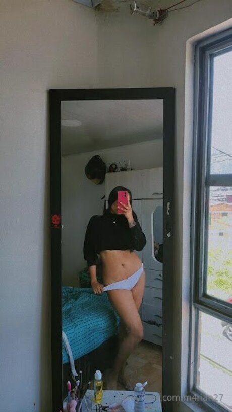 Foto di nudo di fuga di OnlyFans di M4rian27