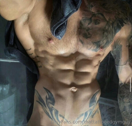 Foto di nudo di fuga di OnlyFans di Thattattooedgymguyfree