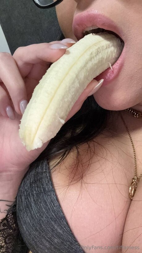 Foto di nudo di fuga di OnlyFans di Tiffaniess