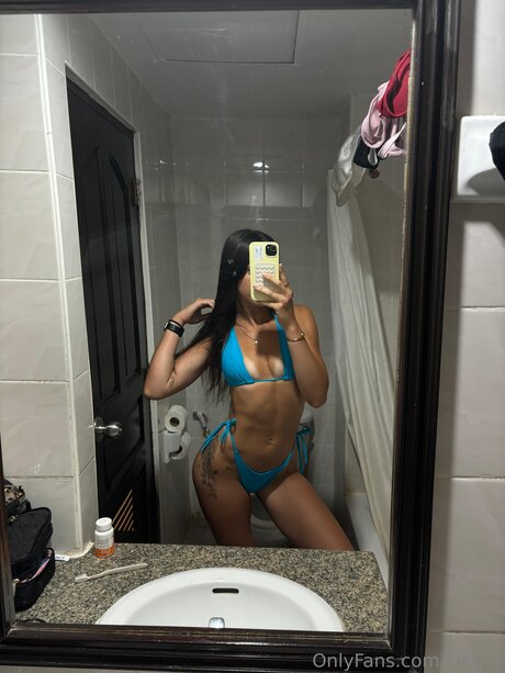 Foto di nudo di fuga di OnlyFans di Cleo X