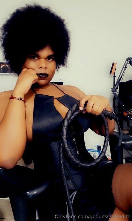 Foto di nudo di fuga di OnlyFans di Goddess Afrodite