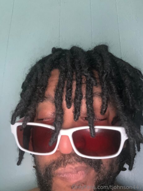 Foto di nudo di fuga di OnlyFans di Tjohnson447