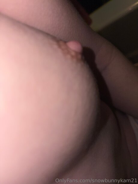 Foto di nudo di fuga di OnlyFans di Snowbunnykam21